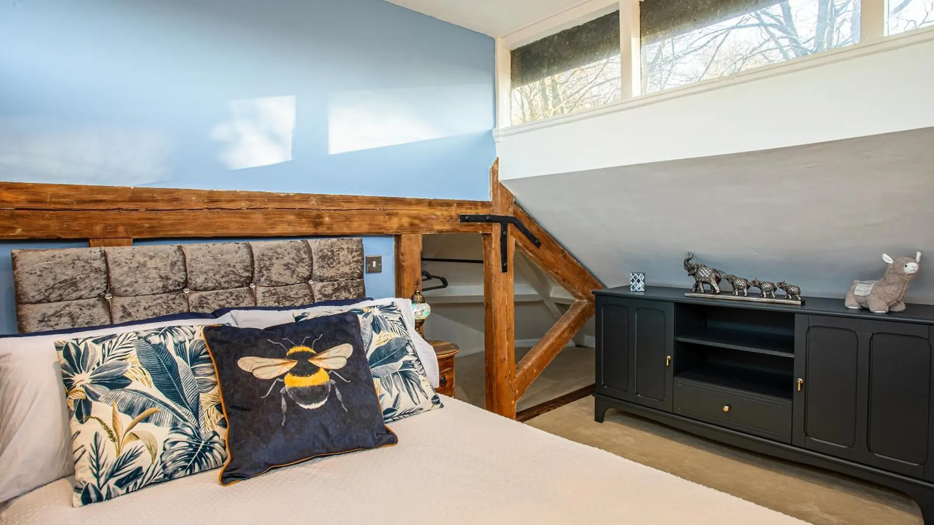 Countryside Fully Furnished Apartment In Halifax