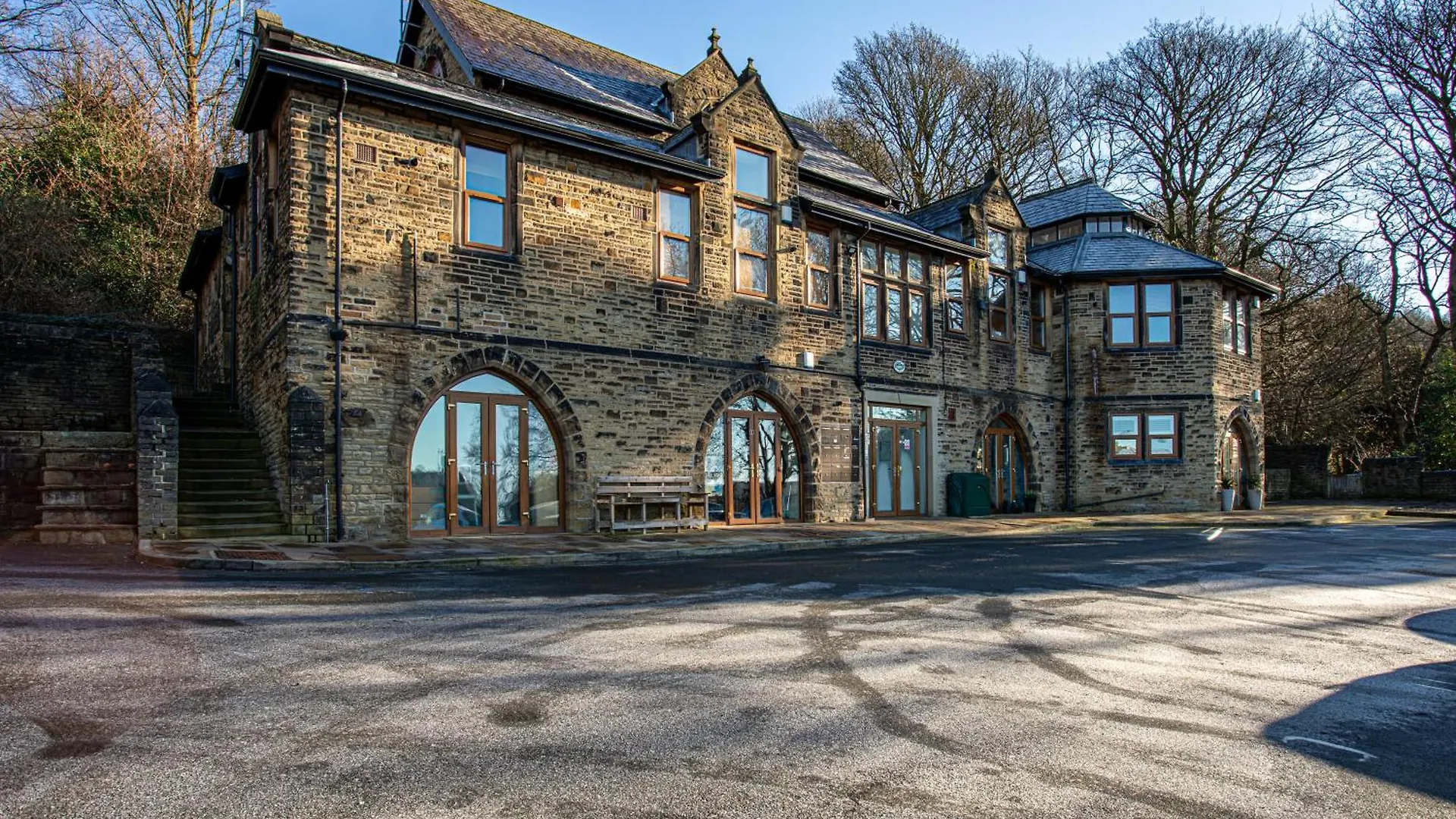 Countryside Fully Furnished Apartment In Halifax